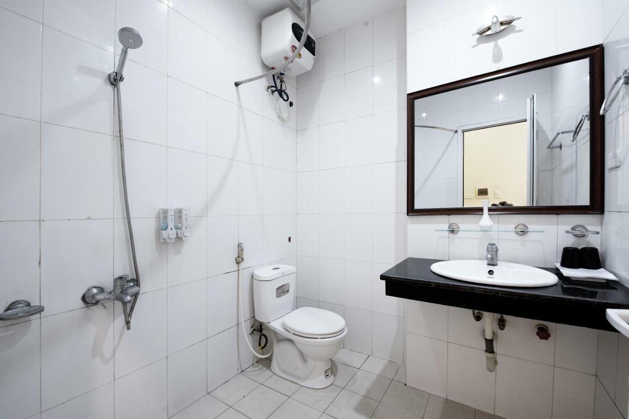 Oyo 376 A Dong Hotel Hanoï Extérieur photo