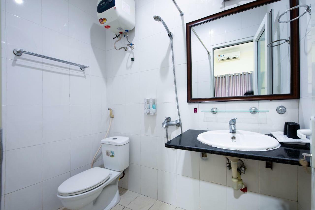 Oyo 376 A Dong Hotel Hanoï Extérieur photo