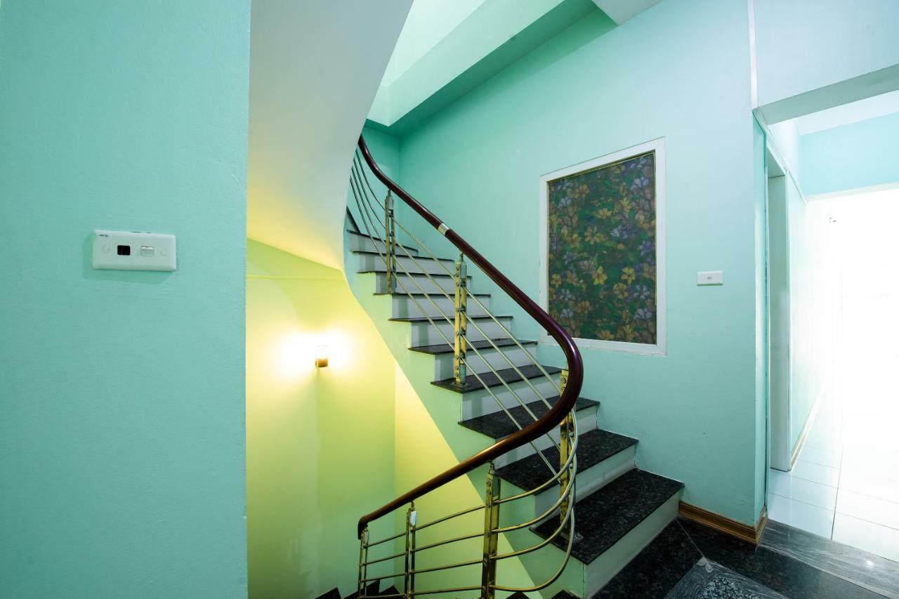 Oyo 376 A Dong Hotel Hanoï Extérieur photo